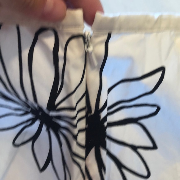 Fun Limited flower skirt - Picture 4 of 6